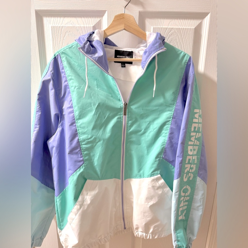 SOLD 🛍️ NEW Members Only Zip-up Hooded Jacket